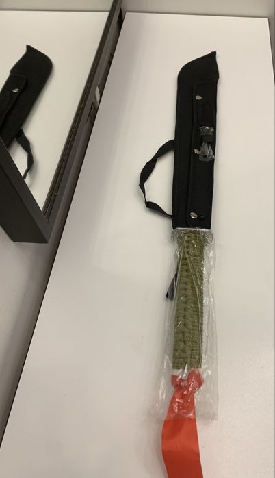 Maceta maner verde si cutit aruncator husa cadou colectionari