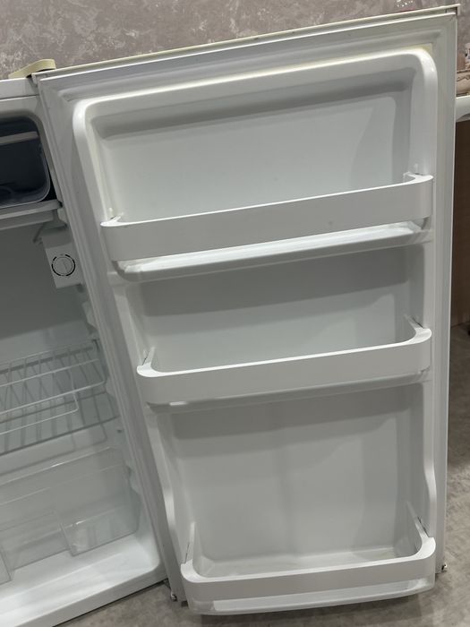 Компвктный холодильник