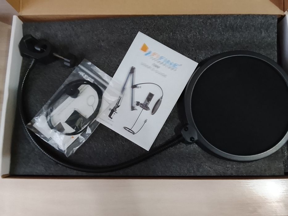 срочно продам микрофон Fifine T669
