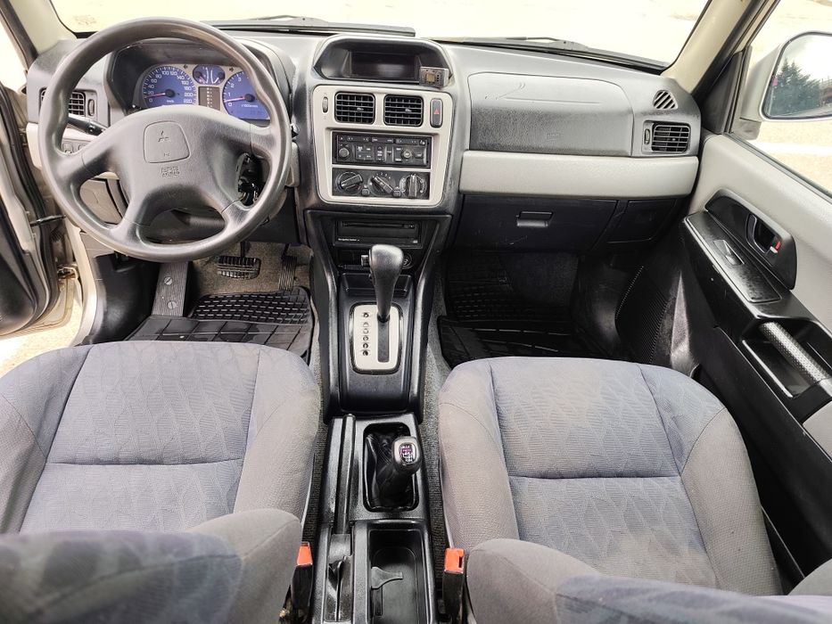 Vând Mitsubishi Pajero Pinin