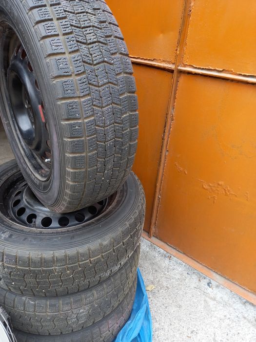 Зимные шины продаются