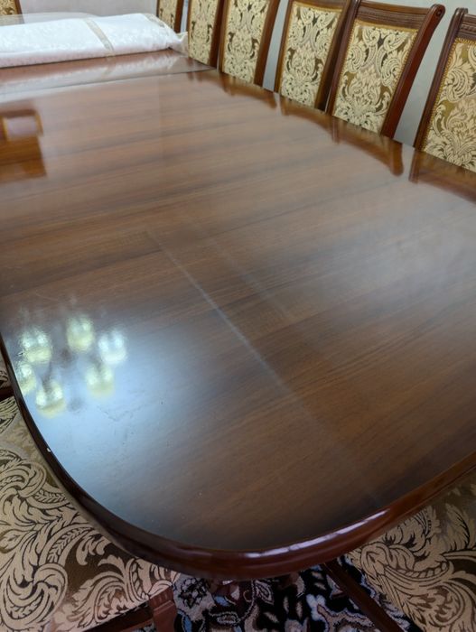 Стол и стулья , 3,65 м для 16 персон