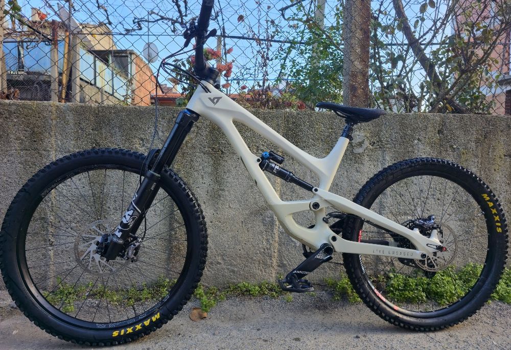 YT Capra Карбонов 27.5 цола 1x12 Sram GX Full Fox 4-бутални спирачки