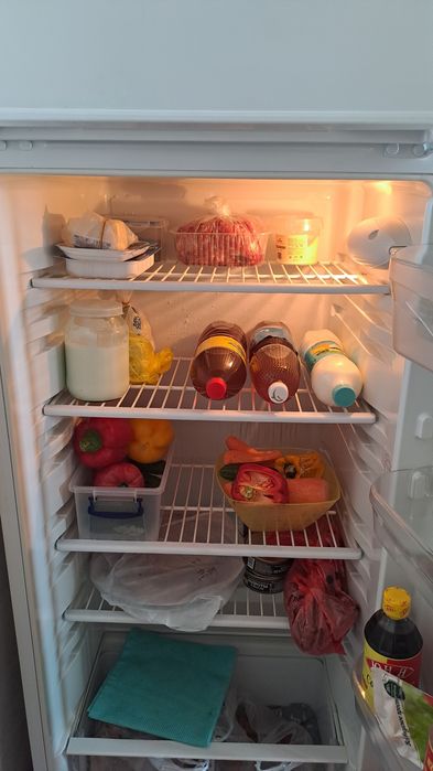 Холодильник "INDESIT"