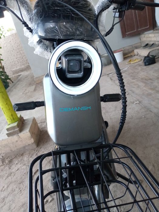 Skuter elektron zoʻr skuter