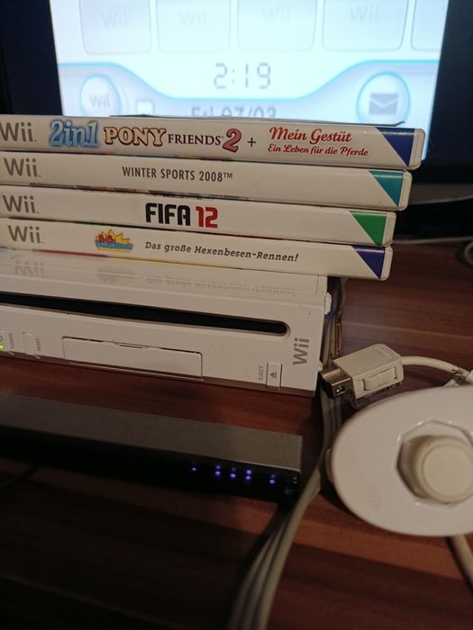 Consola Nintendo Wii + accesorii + jocuri