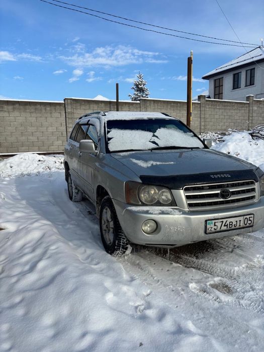 Продам машину тойота хайландер.