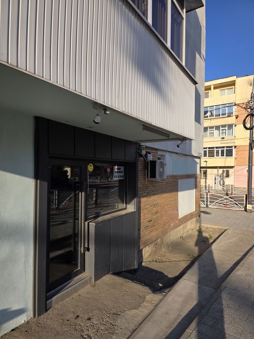 Spatiu comercial DE ÎNCHIRIAT