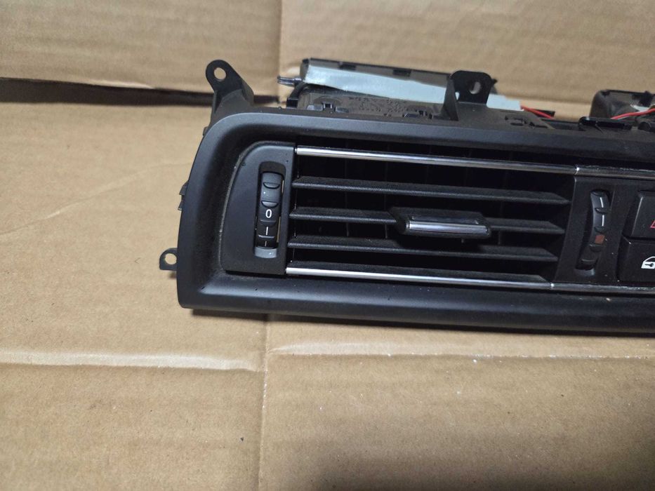 Grila gura guri ventilatie ac centrala BMW seria 5 F10 F11 oem