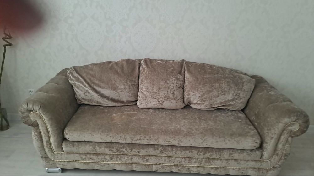Продам диван с креслами