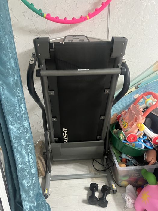 Продам беговую дорожуу