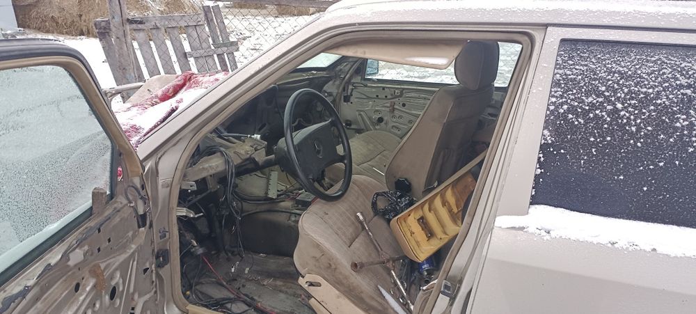 Продам мерседес 124