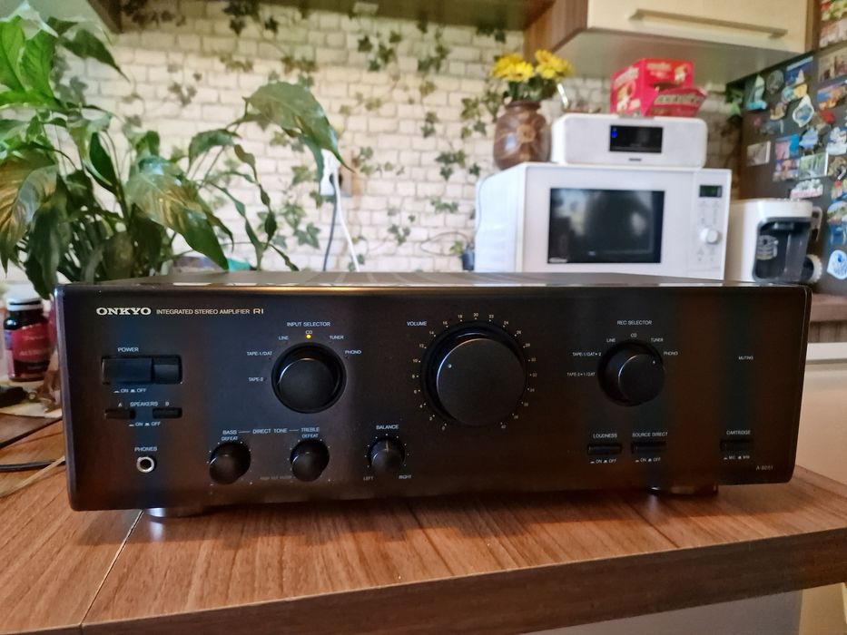 Amplificator Onkyo A8051,sunet cald ,stare f. buna