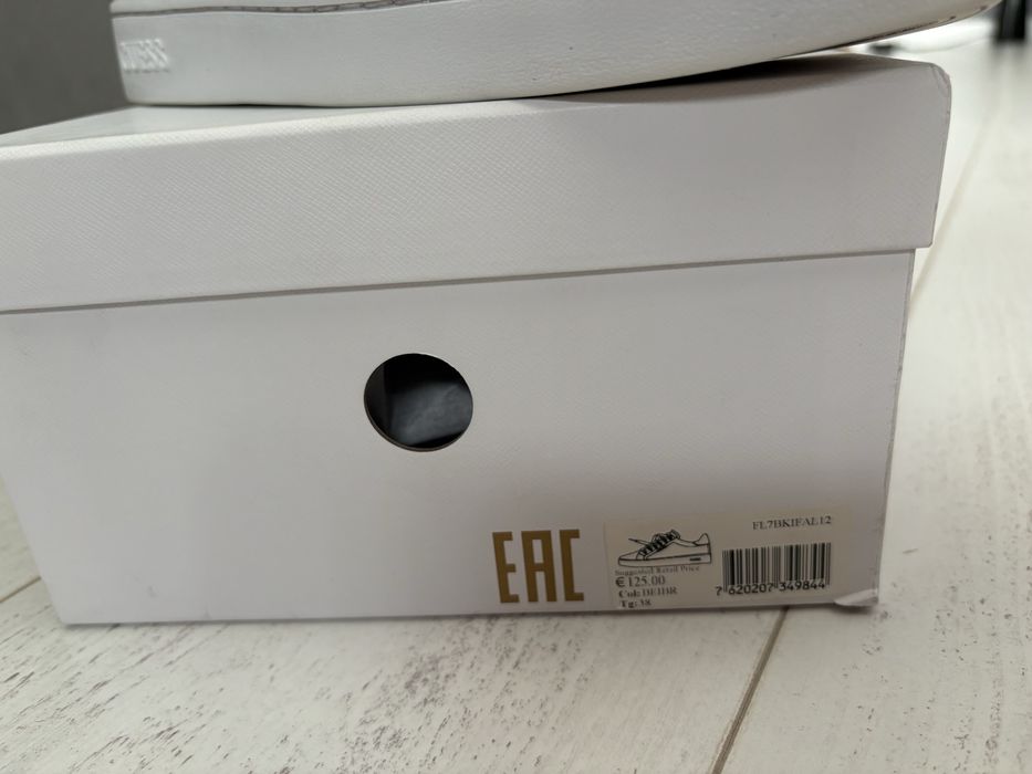 Дамски сникърси Guess