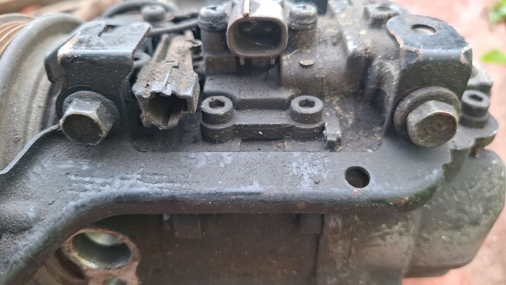 Трамблер и компрессор на субару форестер 2001г.в.