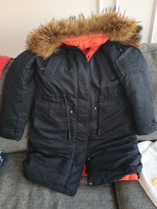 Продам парку женскую