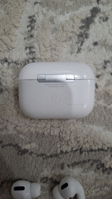 Продается наушник Airpids pro