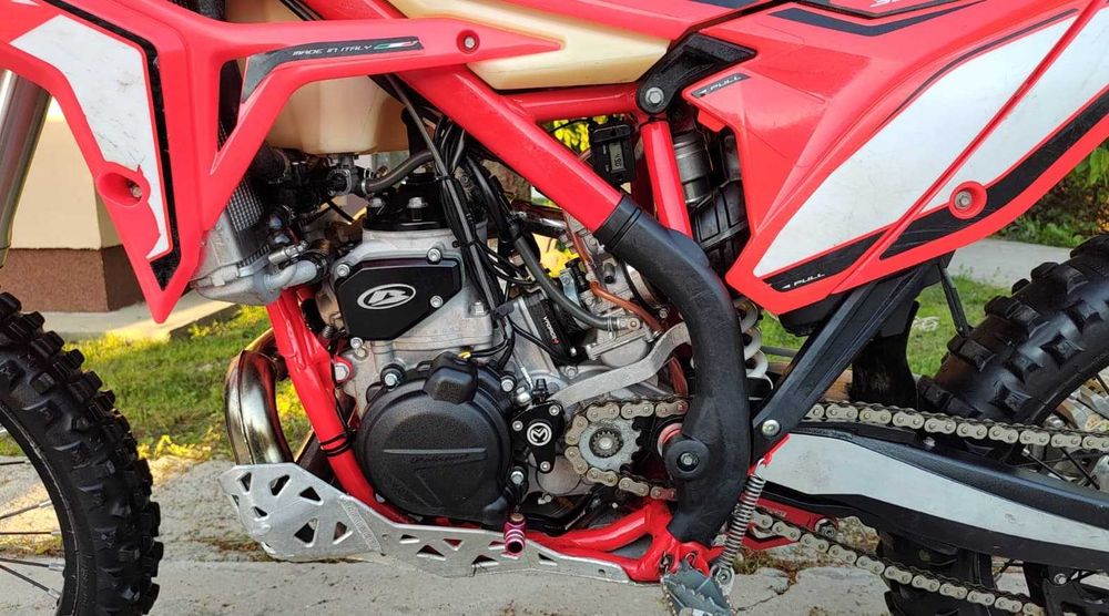 BETA XTRAINER 2023  (70 ore) motor 300  impecabila x-trainer