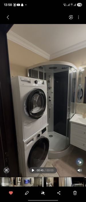 Cabina de dus cu cadita