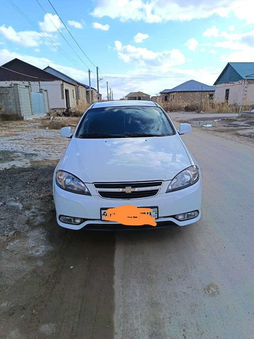 Gentra avtomobili satiladi.