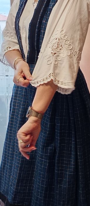 Риза за носия гръдна 110-115 дължина 116см 40 евро ръчно бродирана