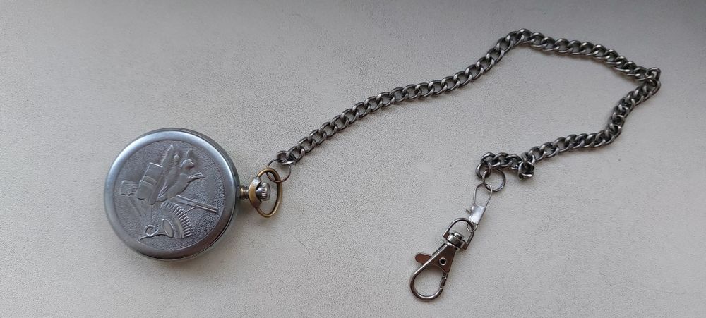 Часы карманные продам