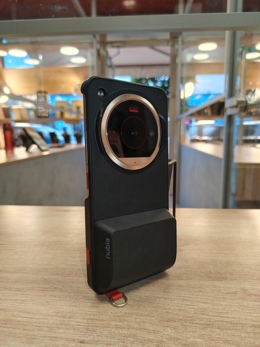Н! Nubia Focus 2 Ultra 5G 8+12/512  КАТО НОВ