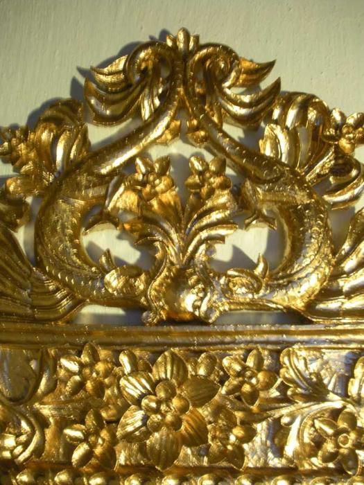 иконостас - резбован, с рисувана икона