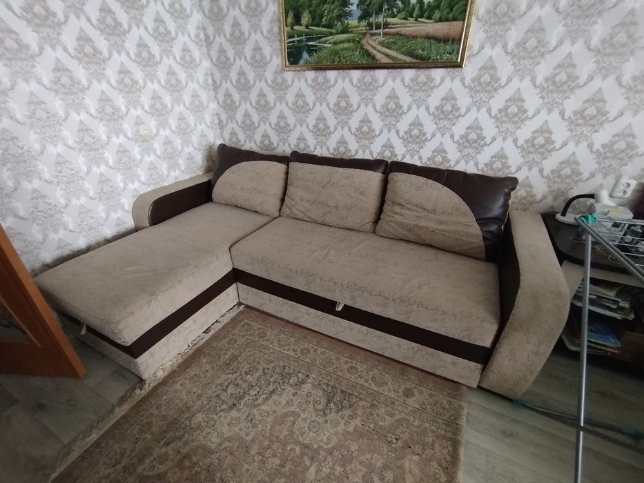 Продам б/у диван
