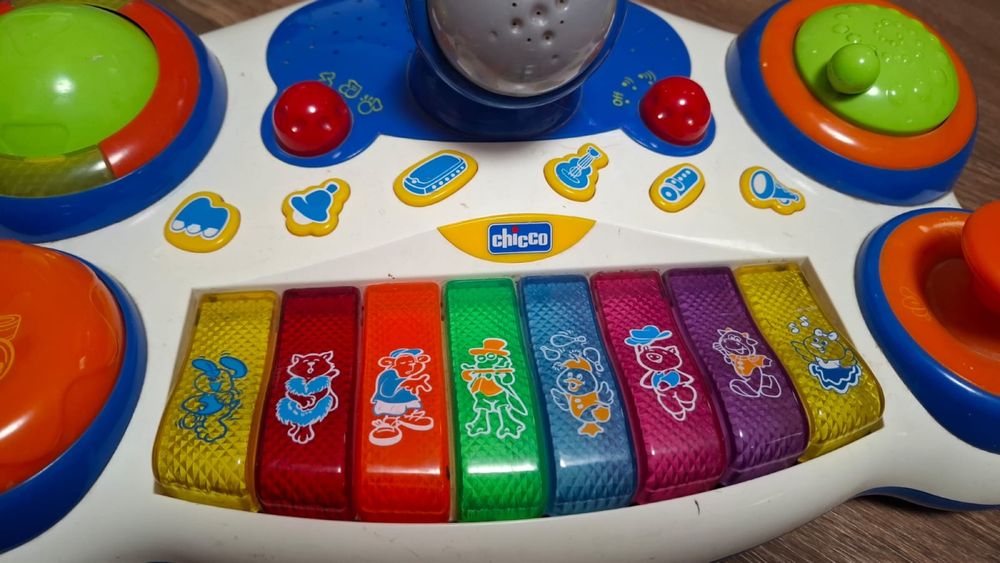 Музыкальная игрушка Chicco "Пианино"