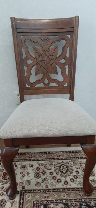 Стол со стульями