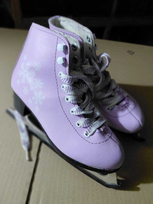 Patine pentru fete, nr. 33