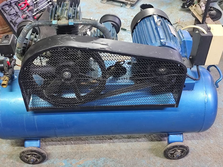 Продам компрессор