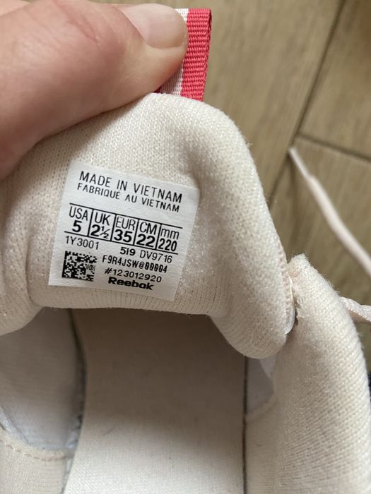 Маратонки Като нови Reebok номер 35 за 45лв.