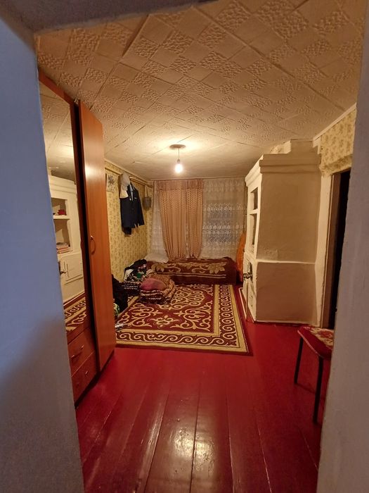 Жер үй сатылады.