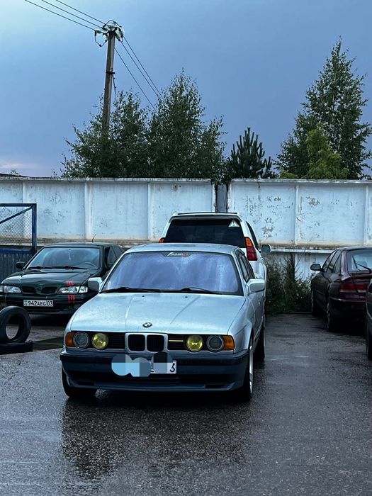 Продам БМВ е34..