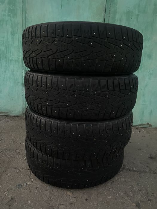 Продам резину зима в хорошем состоянии 185/65/R15