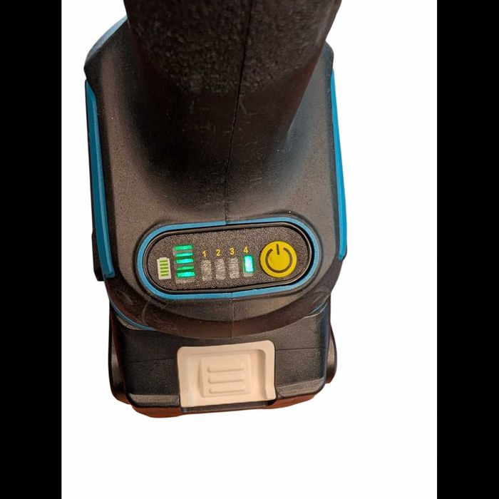 Trusa 4 Piese cu Acumulatori German Meister