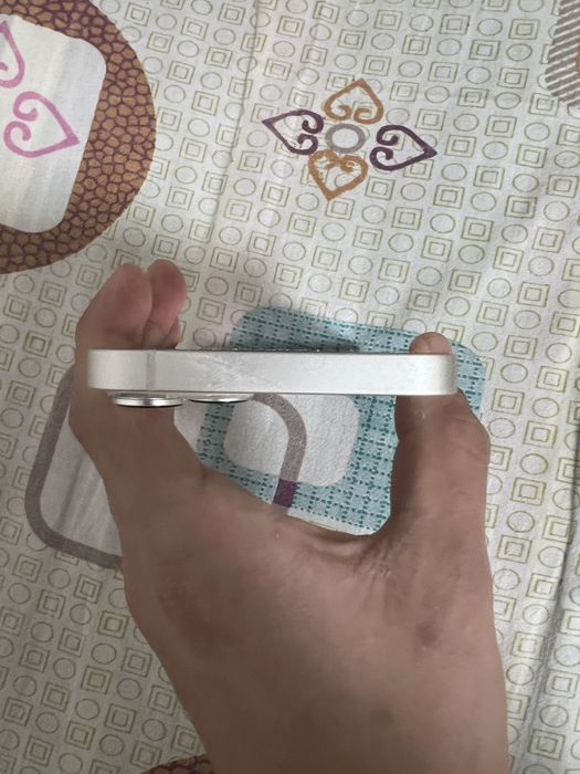 Айфон 13. сатылады