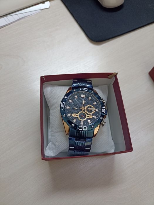 Продаю новые часы Naviforce