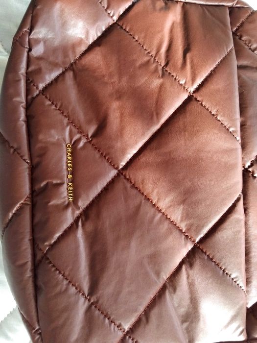 Дамска чанта Charles & Keith