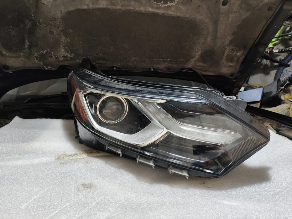 Продам фару правую