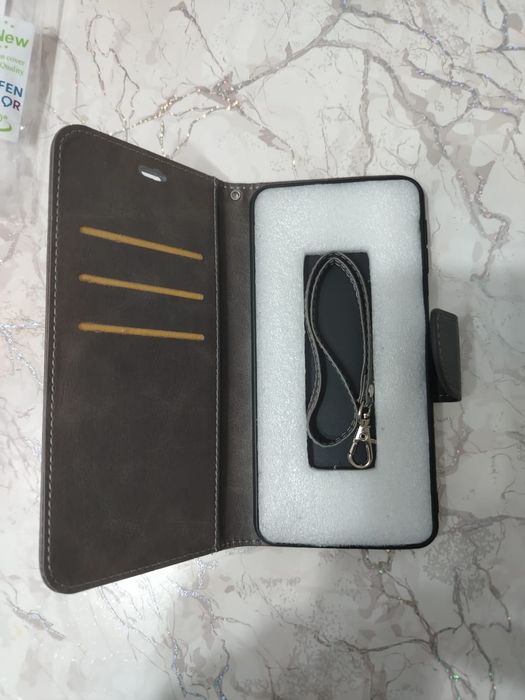 Продам чехол на Samsung Galaxy A7(2018)