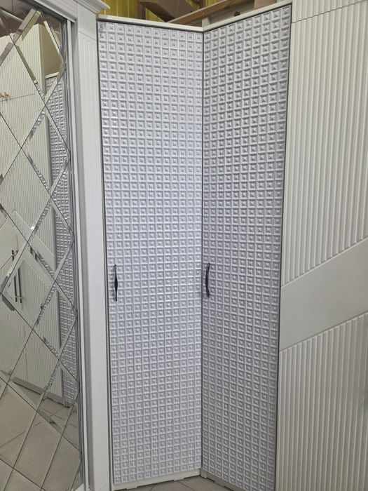 Продам угловой шкаф