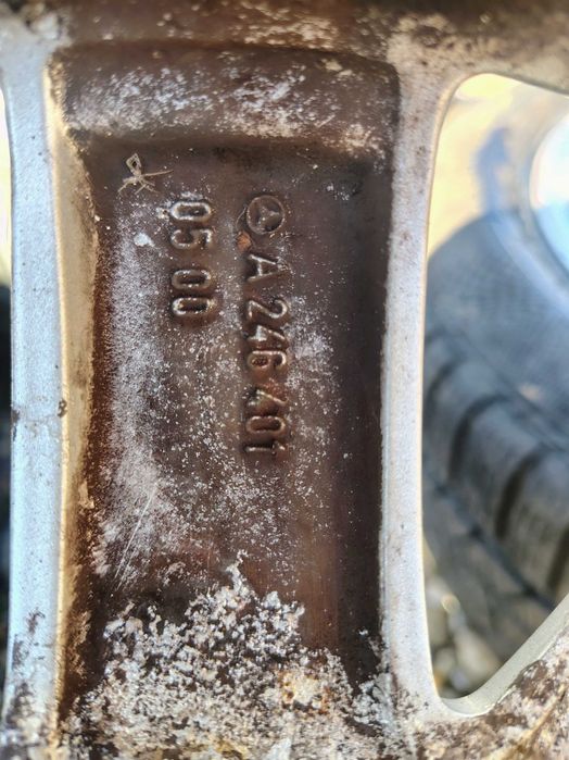 Джанти със зимни гуми 16-ки Мерцедес