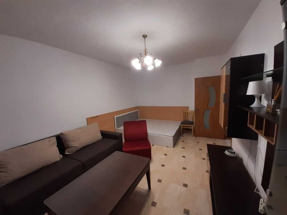 Продава се Двустаен апартамент в София, Гоце Делчев - 72 кв.м за 2028 €/кв.м - Снимка #2