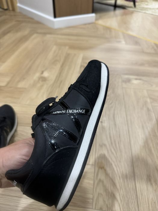 Продам кроссовки Armani exchange оригинал