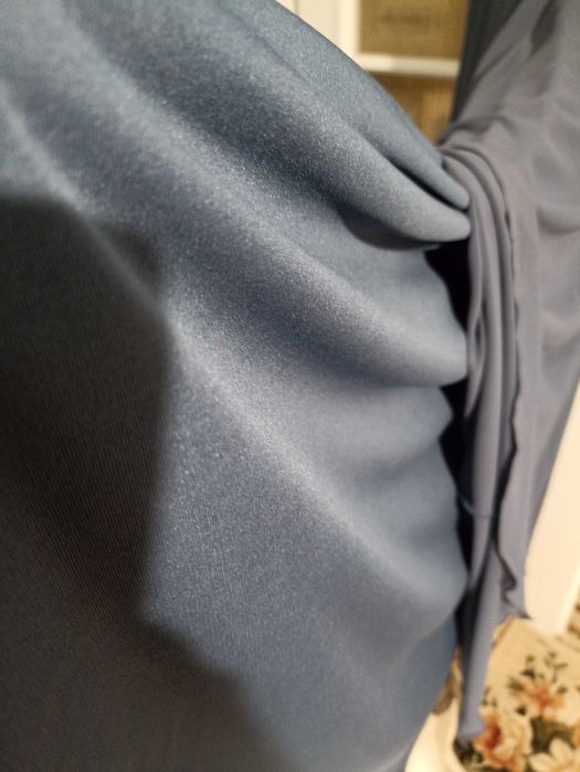 Vand rochie de ocazie.