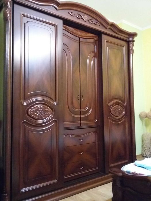 Mobilă dormitor-lemn,pal,aplicații mdf