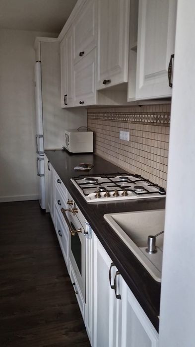 Închiriez apartament